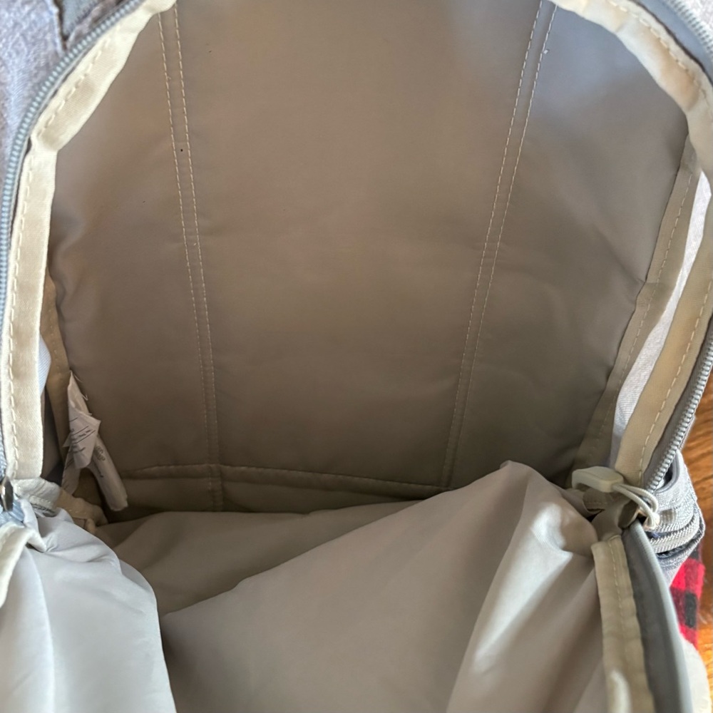High Sierra Swoop SG Backpack, gray, good used condition - Picture 7 of 7
